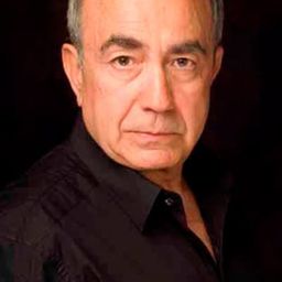 Mario Martín 飾演 Ernesto Dali