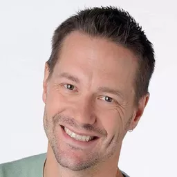 Matt Vogel 飾演 Big Bird / The Count (voice)