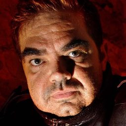 札維耶·瓊 飾演 Self