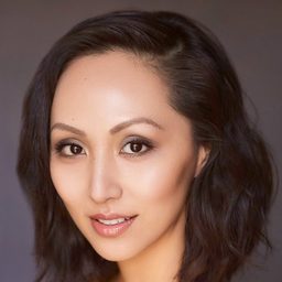 Linda Park 飾演 Kate