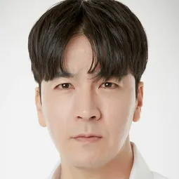 李泰劍 - 屠夫小姐演員 飾演Kang Jeong-woo