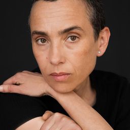 Rita Durão 飾演 Chloé