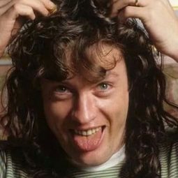 Angus Young 飾演 Self - Lead Guitar