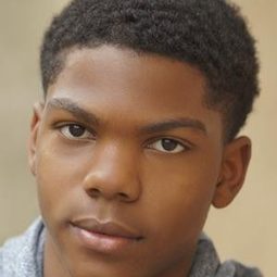 史班斯·摩爾二世 飾演 Damien Anderson (18)
