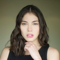 María Balam - 瀝青女神演員 飾演Zenaida