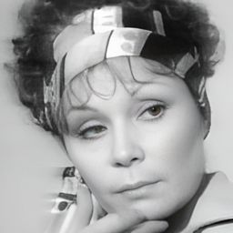 Odile Poisson 飾演 Salon cashier