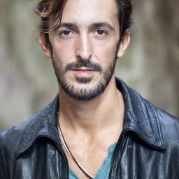 Pier Luigi Pasino - 虎演員 飾演Finance Guy