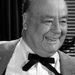 Dick Elliott - 大約在冬季演員 飾演Husband (uncredited)