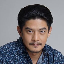 羅姆尼克薩門塔 飾演 Pepe Feniz