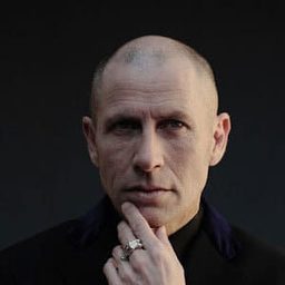 Vitaliano Trevisan 飾演 Marcello