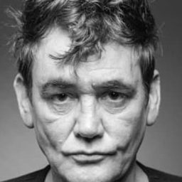 David Argue 飾演 Dicko Baker