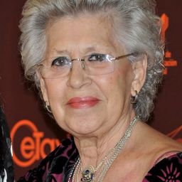 Pilar Bardem 飾演 Paulina