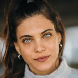 Meyran Menkes 飾演 Alik