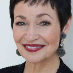 Lynn Ahrens - Lucky Stiff編劇