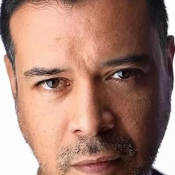 David Anzuelo 飾演 Pablo Martinez