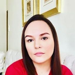 瑪泰·德里昂 飾演 Mima