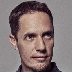 大肢病體 - 阿茲納沃爾先生導演