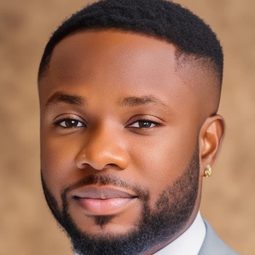 易卜拉欣耶基尼伊泰萊 飾演 Gbogunmi