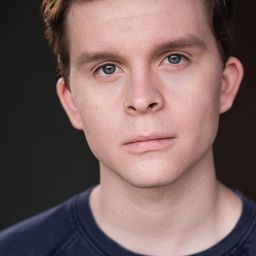 Adam Hochstetter 飾演 Snotty #1