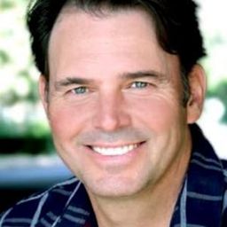 Dalton James 飾演 Dan