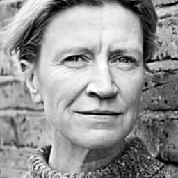 Gabrielle Reidy - 凡夫俗女演員 飾演Barbara