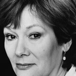 Diane Fletcher 飾演 