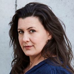 Stephanie Kämmer 飾演 Birgit Auer