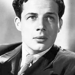 Owen Davis Jr. 飾演 Peter