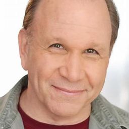 Brad Blaisdell - 異形怪胎演員 飾演Globe Reporter