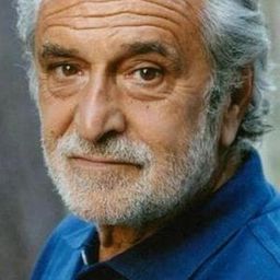 Nini Salerno 飾演 Tommaso