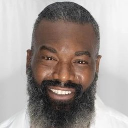 Justice Jesse Smith - 雷神奇俠演員 飾演Frost Giant Brute