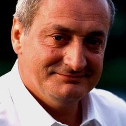 Franck-Olivier Bonnet - 火之戰演員 飾演Aghoo - tribu Ulam