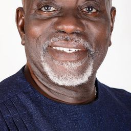 Fred Nii Amugi 飾演 Inspector Adwene Mu Ti