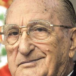 拉斐爾·羅哈斯·多利亞 - 絕對忠誠演員 飾演Papapa