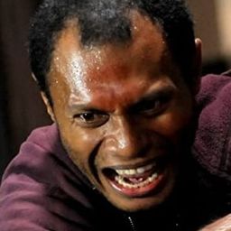 Alfridus Godfred 飾演 Ferdinand Omakare