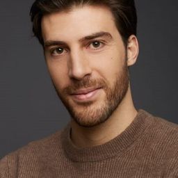 Joaquín Caserza 飾演 Compañero de oficina