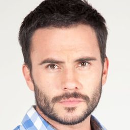 胡安·帕布羅·拉巴 - Secreto de Confesión演員 飾演Teniente Restrepo