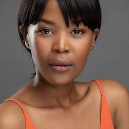 芙盧·穆戈瓦尼 飾演 Lindiwe