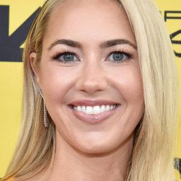 Charlotte Ubben 飾演 Erin