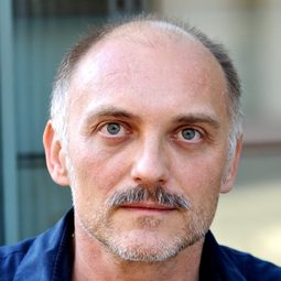 Markus Schleinzer - 富豪遊戲演員 飾演Alfred