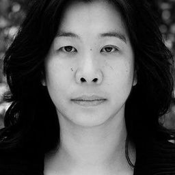 Lucy Sheen 飾演 The Applicant's Aunt