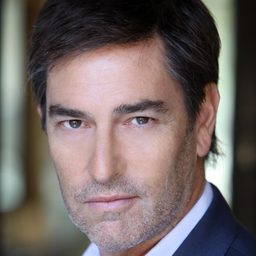 Roy Abramsohn 飾演 Jim Nelson