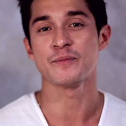 米勒·汗 飾演 Sean Rahman