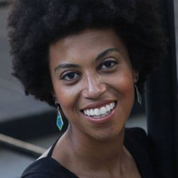 Thaís Cabral - 消失的兄長演員 飾演Neca Ogboh / Thaís