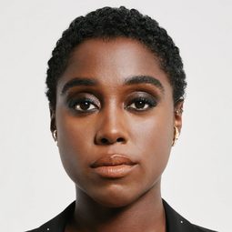 拉沙娜連治 飾演 Izogie