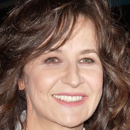 薇勒莉·路梅西 - 愛情只能持續三年演員 飾演Francesca Vernesi