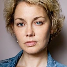 Maartje van de Wetering 飾演 