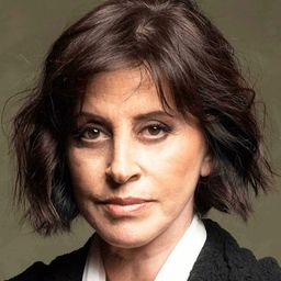 烏庫·杜魯 飾演 Fahriye