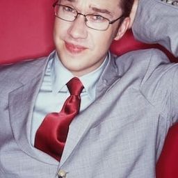 Mark Lamarr 飾演 Narrator