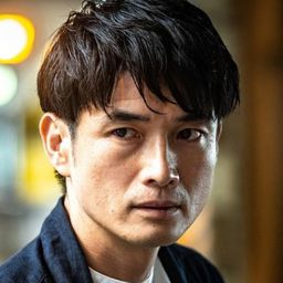 鈴木信二 - 少女殺手阿墨演員 飾演Awa